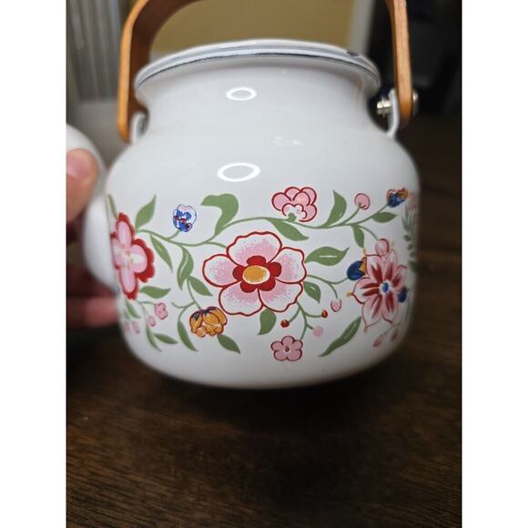 Vintage 80s Gailstyn-Sutton Enamelware Teapot Kettle Country Flower Wood Handle - Picture 10 of 16